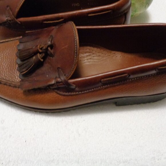 LEATHER MEN LOAFERS COGNAC COLOR W TASSELS BY ALLEN  EDMONDS 10 1/2 D main image 4